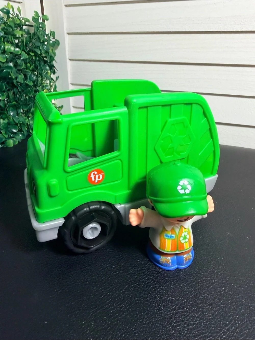 Fisher-Price Little People Green Recycling Truck with Driver Figure